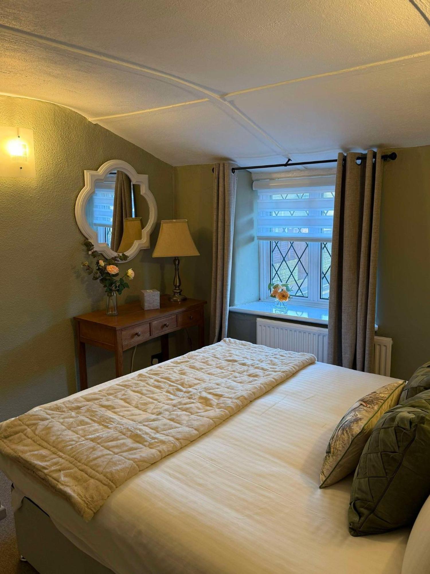 Отель Broadlands (Adults Only) Буртон-он-те-Уотер Экстерьер фото